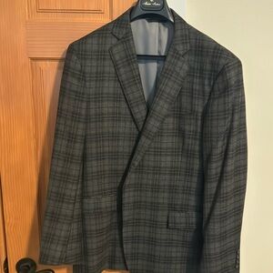 Brooks Brothers Gray Plaid Saxxon Sport Jacket. Size 42R